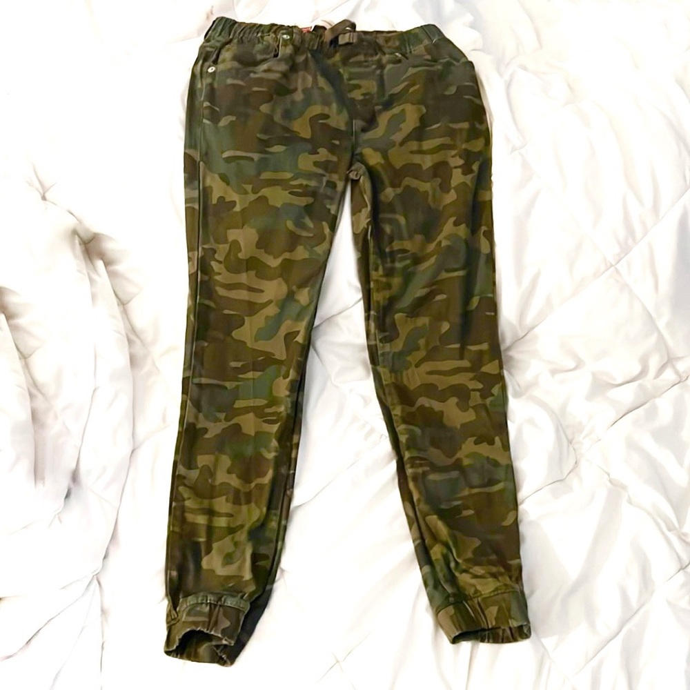 Levi’s Camouflage Joggers